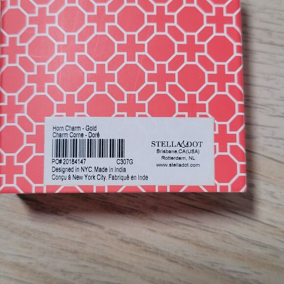 Stella & Dot Horn Charm Gold Tone Keep Collective Pendant Pave Horn Jewelry NEW - Picture 3 of 4